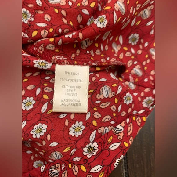 Max Studio Red Floral Blouse - Picture 7 of 7